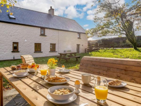 4 Bed in Abergavenny 88014